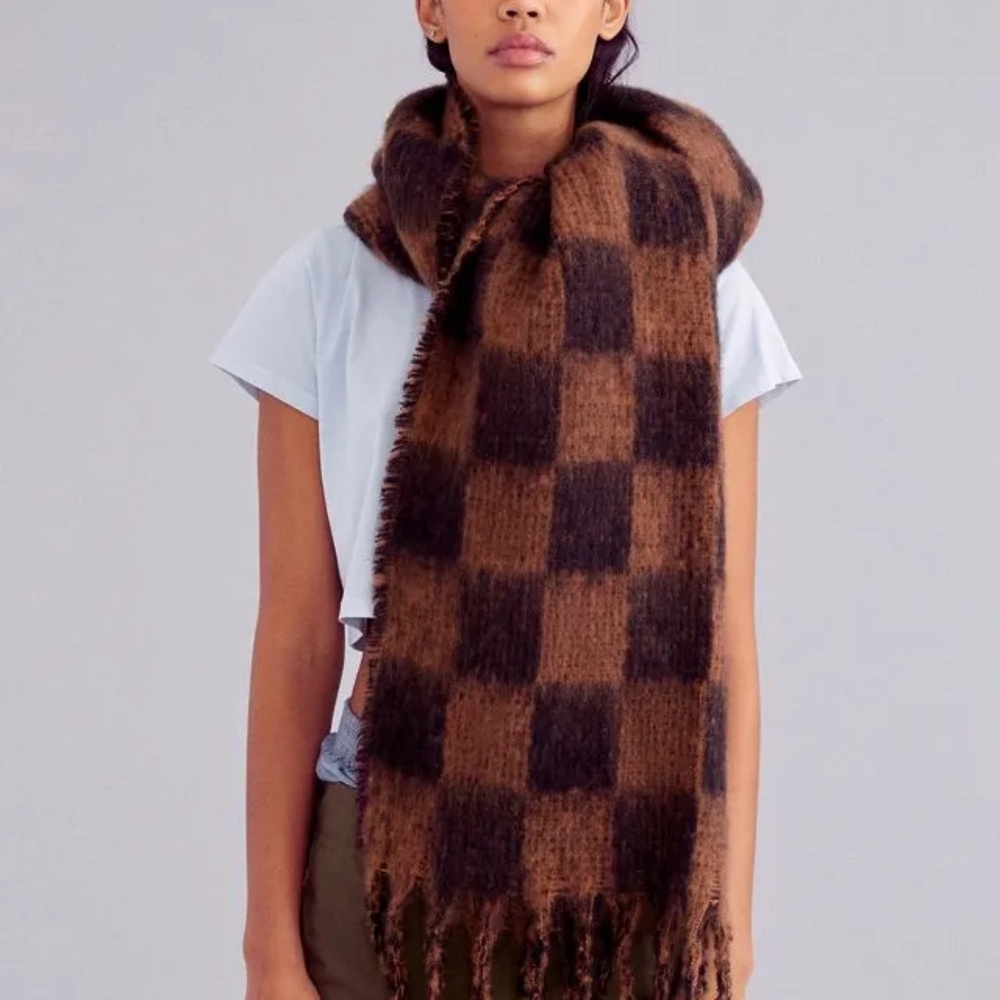 Urban Outfitters Brushed Checker Scarf in Rust/Black